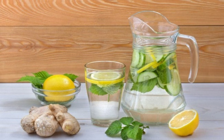 Conheça os benefícios da água aromatizada para a saúde