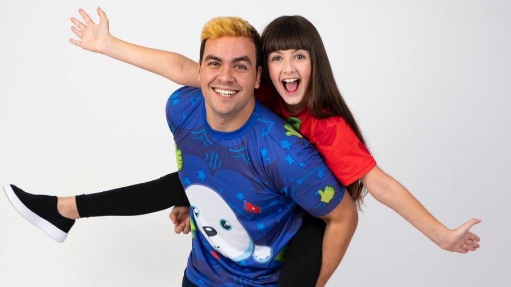 Giovanna Alparone fala de relação com Luccas Neto: "Viramos irmãos" Giovanna Alparone fala de relação com Luccas Neto: "Viramos irmãos"