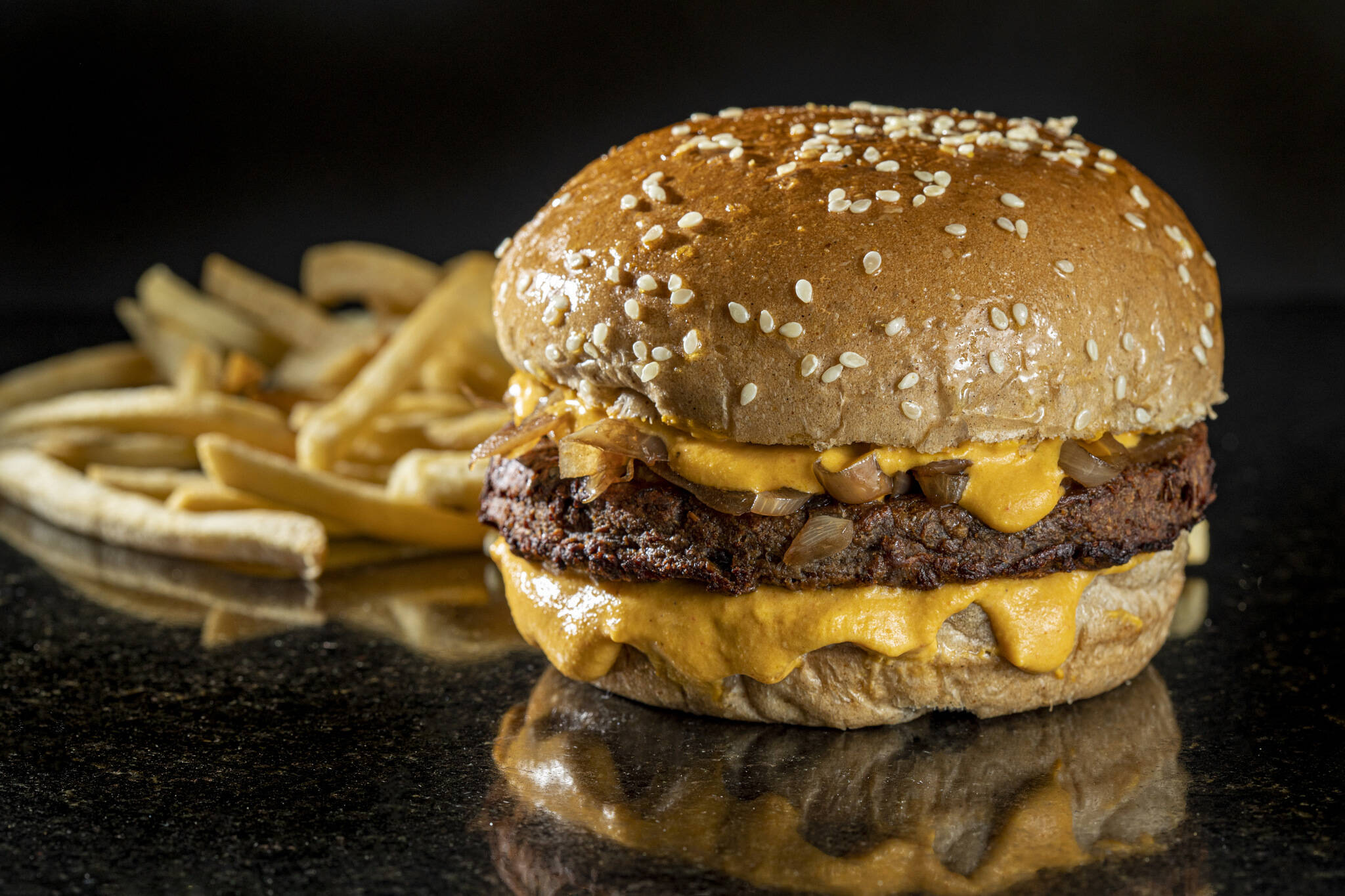 Destaque da casa vai para o hambúrguer Vegan Melt. Foto: Divulgação