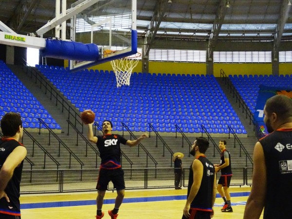 Equipe do Flamengo treina em Marília