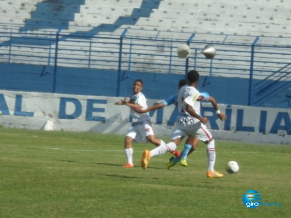 Alisson marca, Maquinho bate Linense e mantém chances