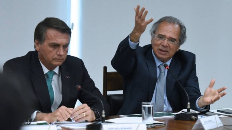 Bolsonaro relata pressão para demitir Guedes, mas diz haver 'lealdade'