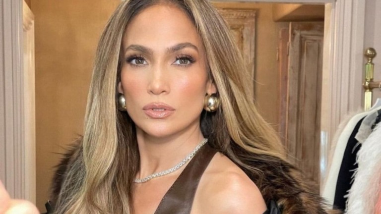 Redação GPS Jennifer Lopez cancela turnê nos Estados Unidos para ficar com família
