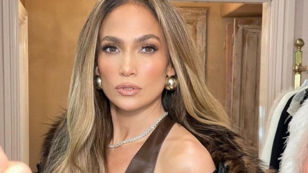 Redação GPS Jennifer Lopez cancela turnê nos Estados Unidos para ficar com família