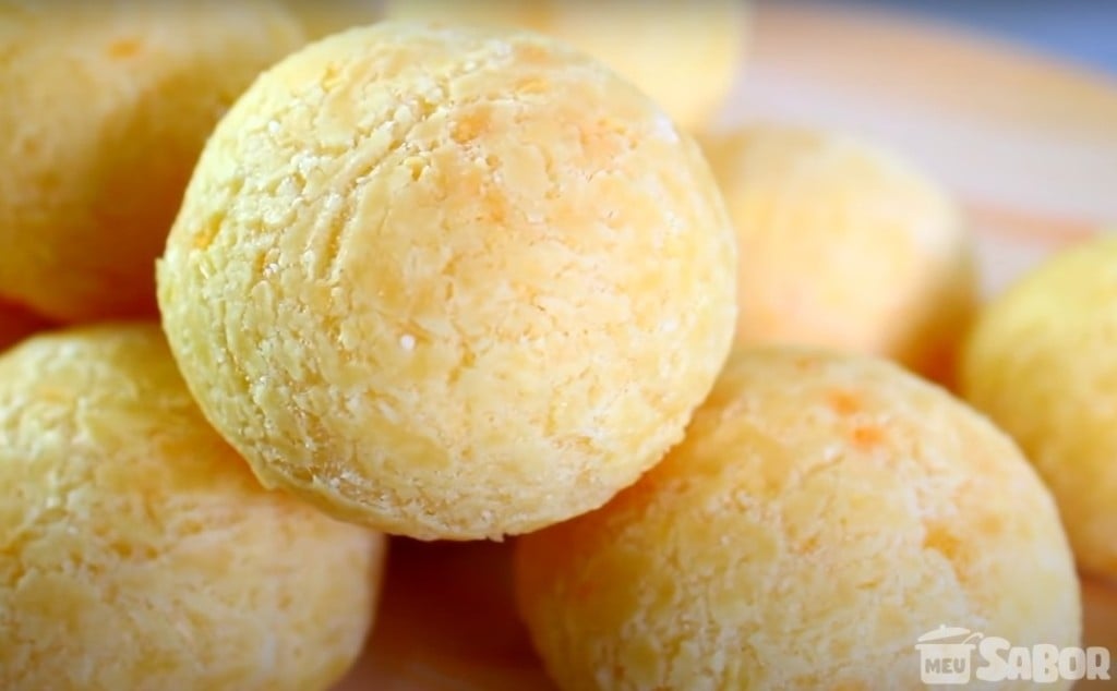 Para você que é alérgico, aprenda a fazer pão de queijo sem ovo e sem lactose!