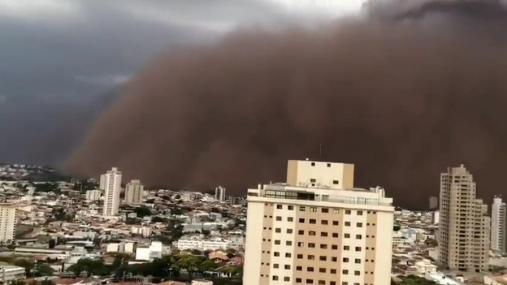 Nova tempestade de areia volta a atingir interior de SP; veja vídeo