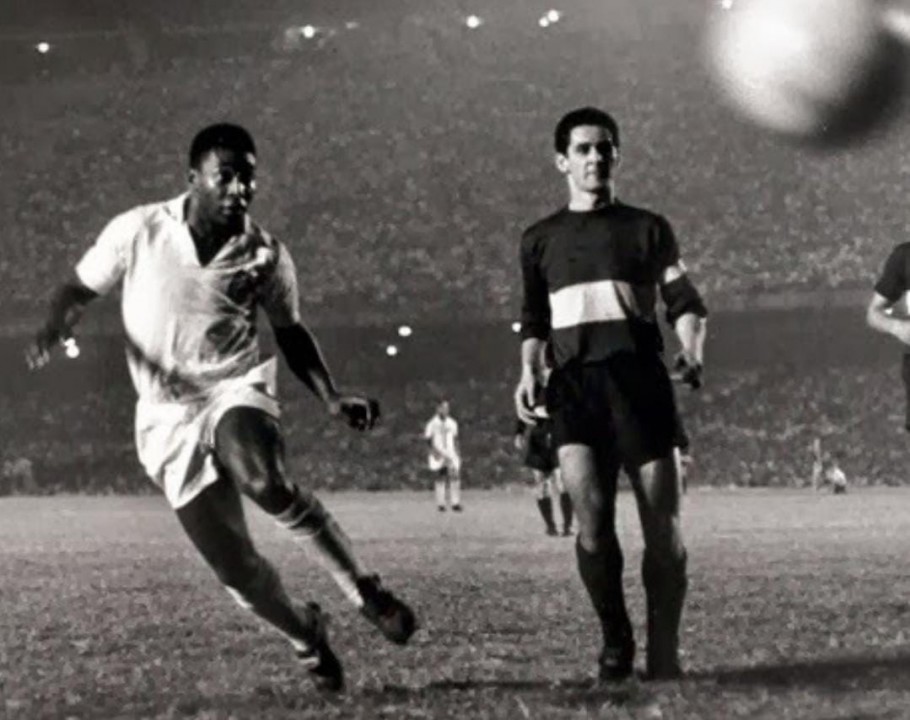 Na década de 60, o Santos de Pelé conquistou o bicampeonato.