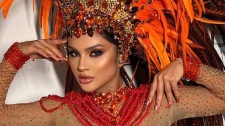 Mileide Mihaile celebra título inédito da Grande Rio