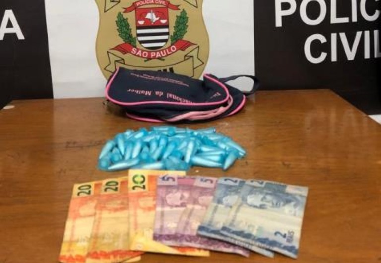 Polícia prende rapaz de 19 anos por venda de drogas na zona sul da cidade