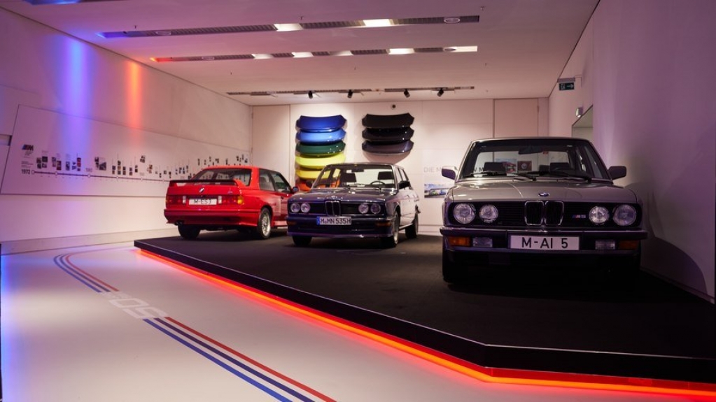 Museu da BMW ganha exposição em homenagem aos 50 anos da divisão M