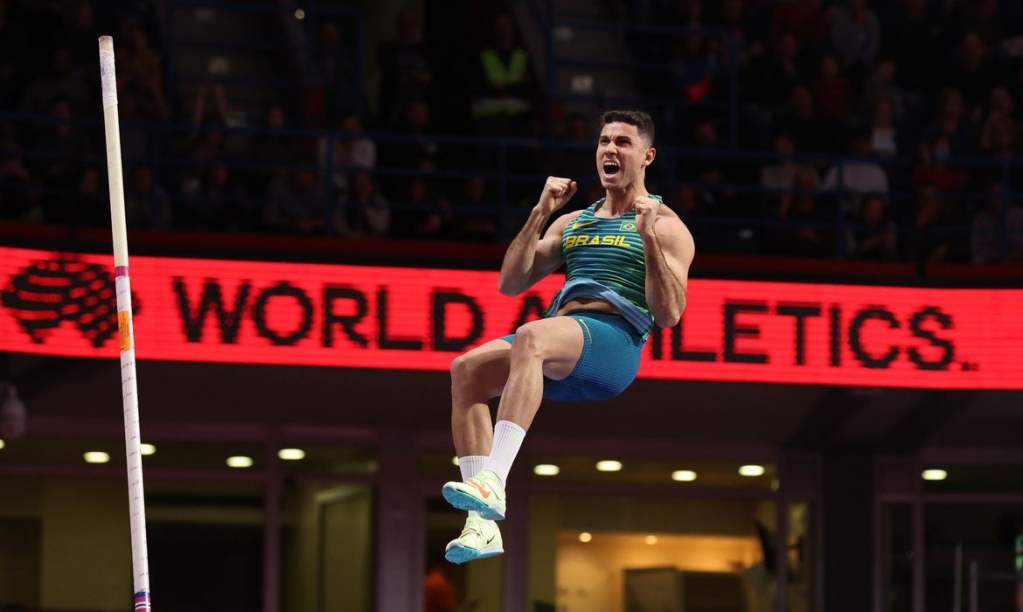 Thiago Braz leva prata em mundial indoor com medalha inédita no país