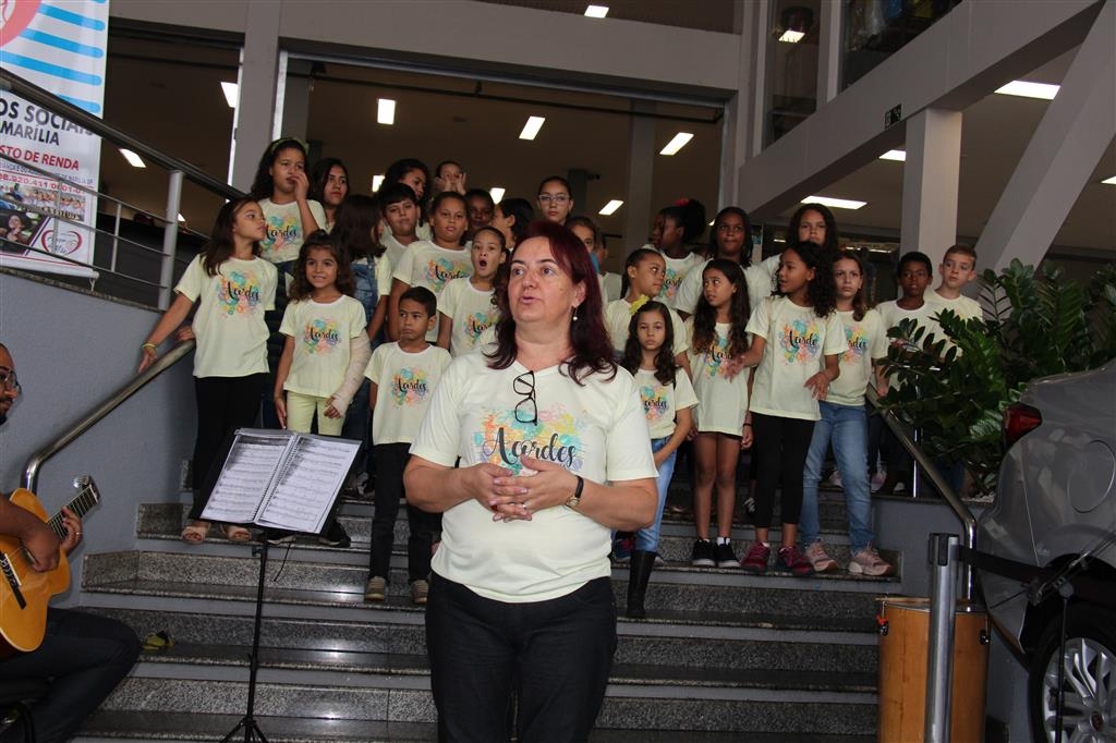 Amor de Mãe faz cantata e divulga Panetone Solidário do Tauste