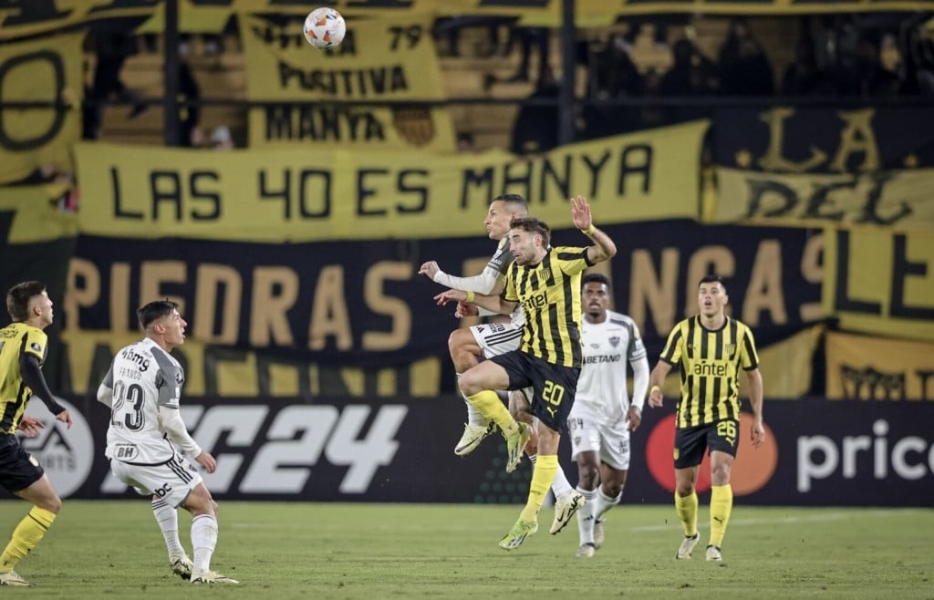 Galo sofre primeira derrota com milito, mas segue líder do grupo G da Libertadores