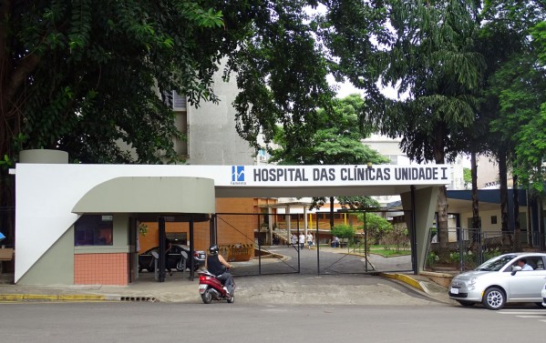 CAOS NO HC - Médicos param radioterapia após calote provocado por cortes do Estado