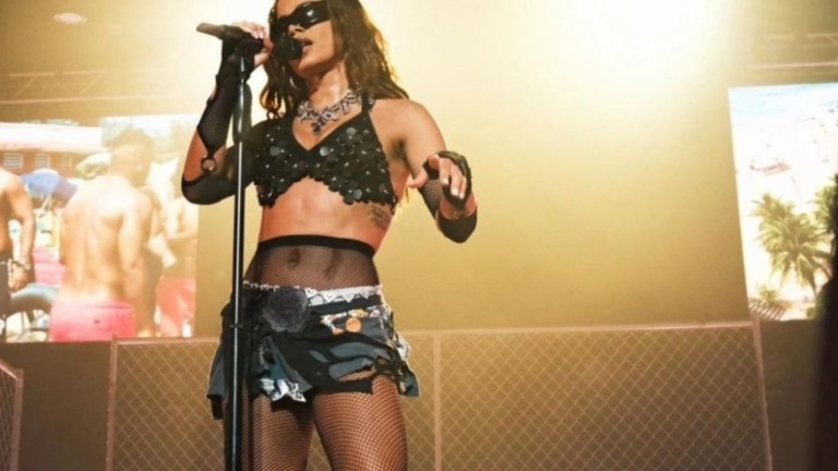 Yumi Kuwano Anitta se apresenta para fãs em Nova York durante ‘Today Show’
