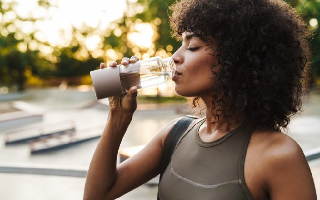 Enxaqueca: entenda como a alimentação pode melhorar ou piorar os sintomas Enxaqueca: entenda como a alimentação pode melhorar ou piorar os sintomas