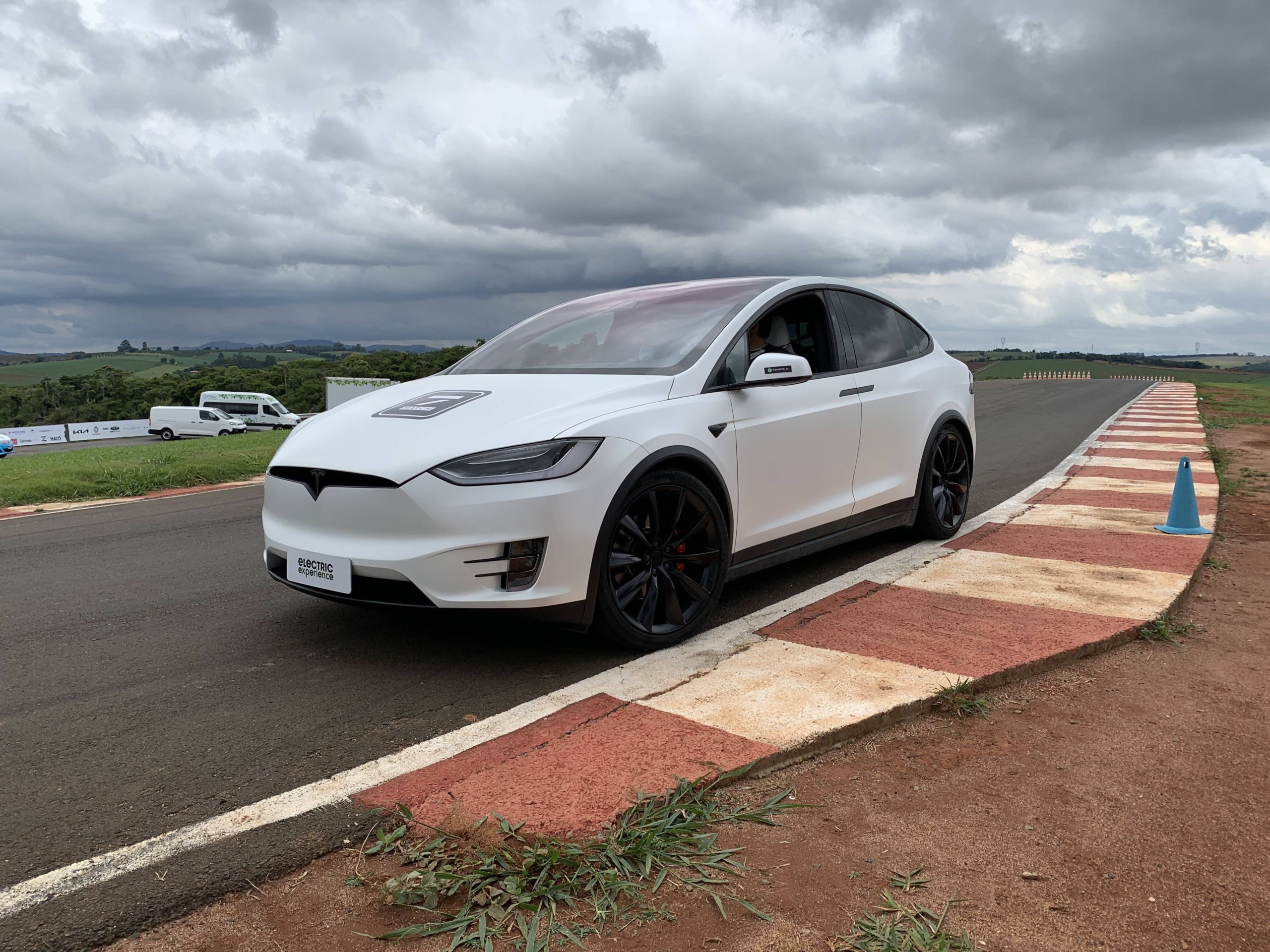 Tesla Model X P100D. Foto: Divulgação