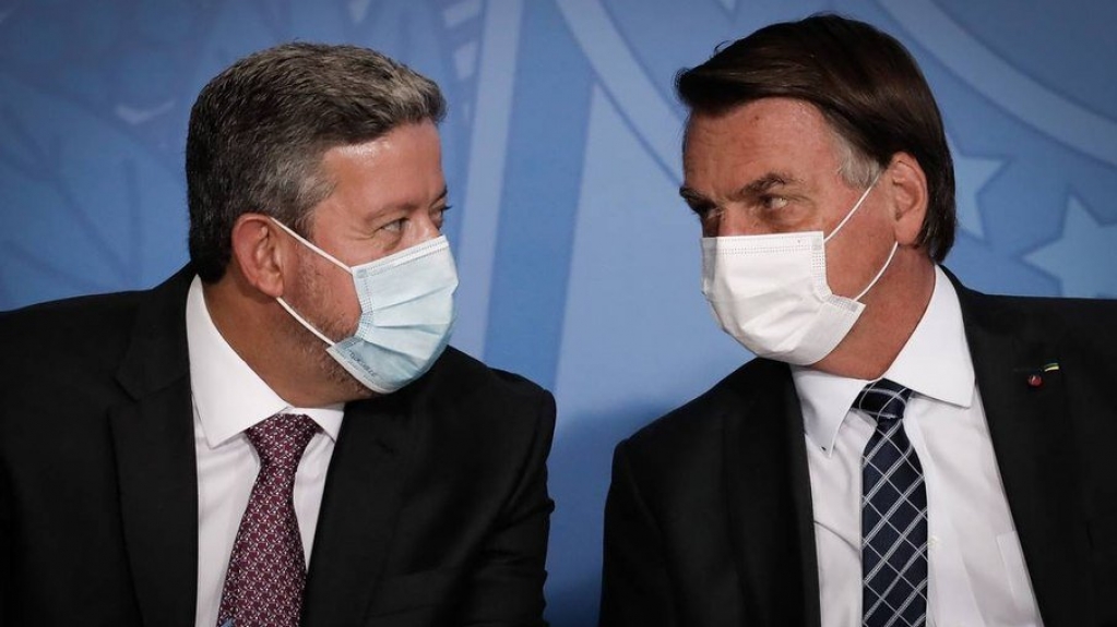 Bolsonaro garantiu que respeitará votação do voto impresso na Câmara, diz Lira