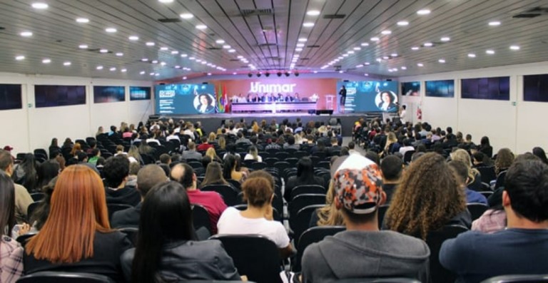 Unimar recebe grandes nomes do direito e temas nacionais em semana acadêmica