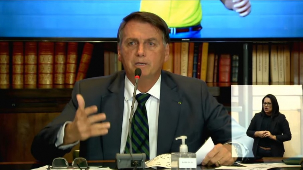 Bolsonaro pode ter cometido crime de improbidade em live, alerta especialista