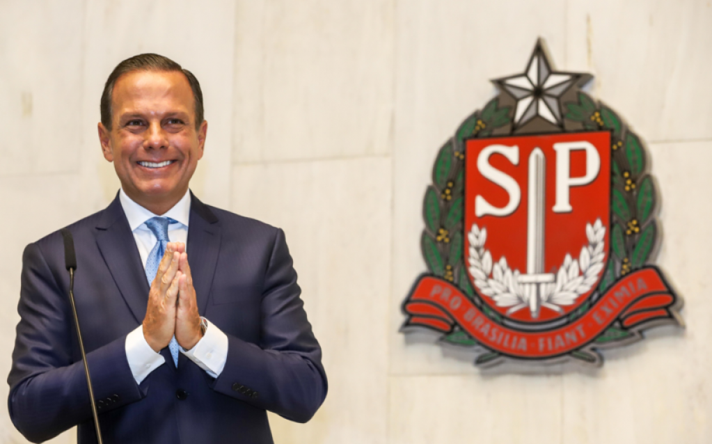 Doria assume e promete nova política; veja dez secretários