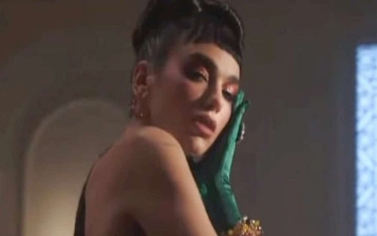 Dua LIpa diz que novo álbum "está começando a tomar forma"