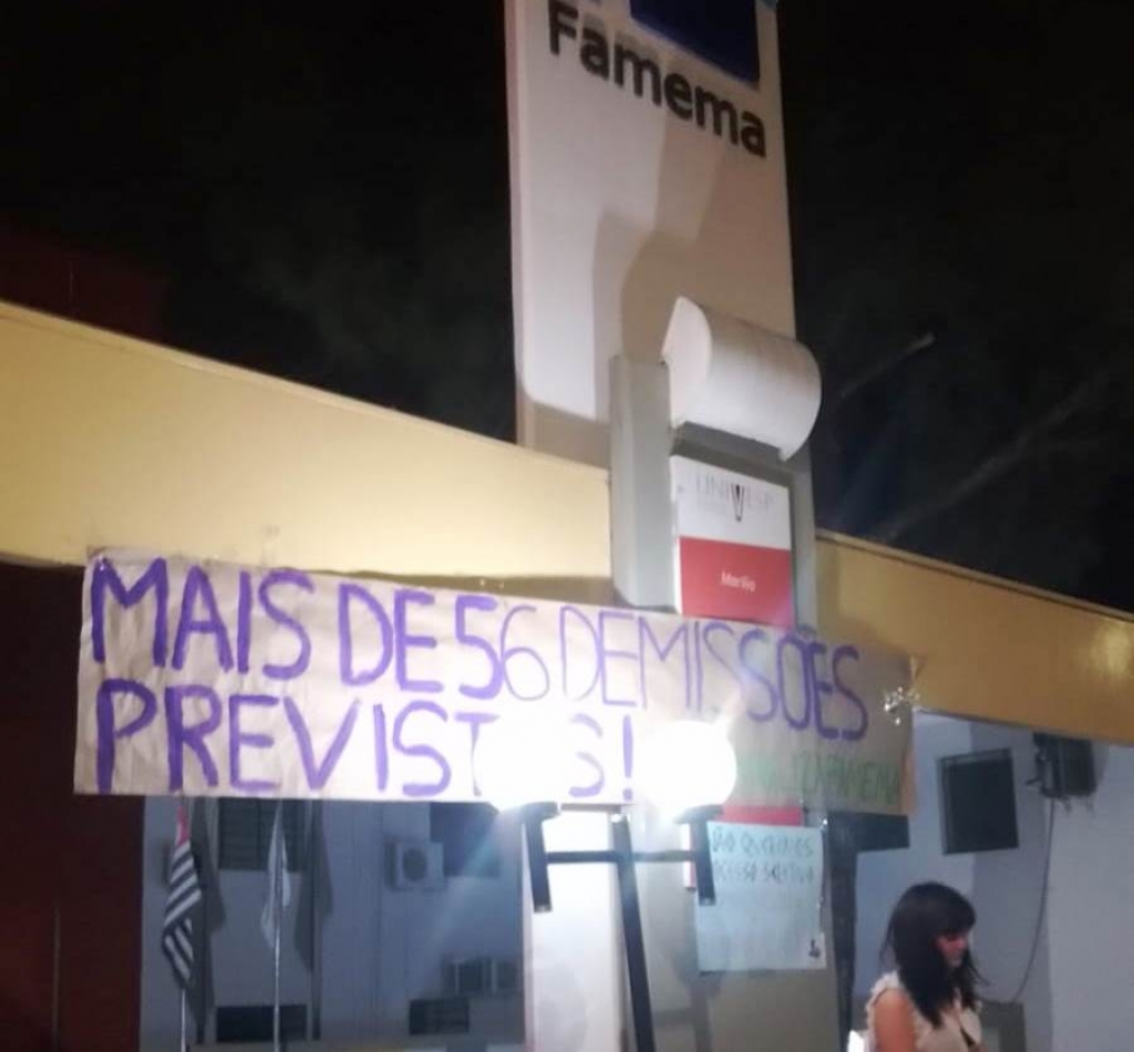 Frustração – Estudantes fazem manifestação e carta contra demissões na Famema