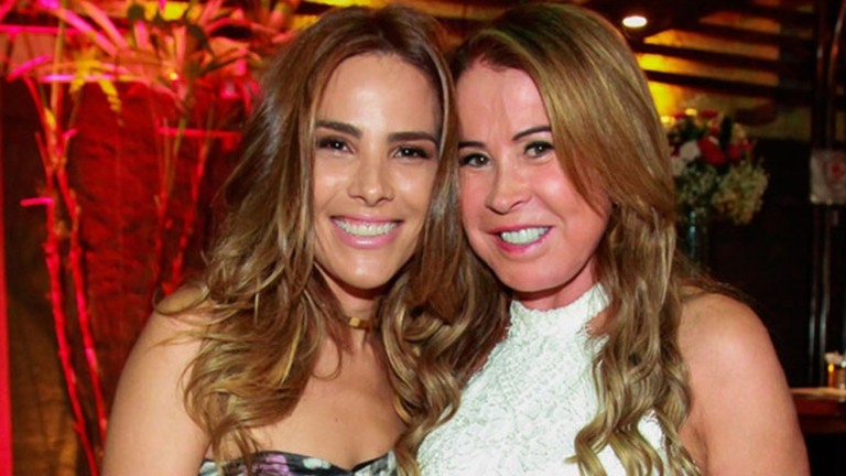 Zilu Godói diverte seguidores ao brincar sobre Wanessa na web: ‘Lavando louça!’