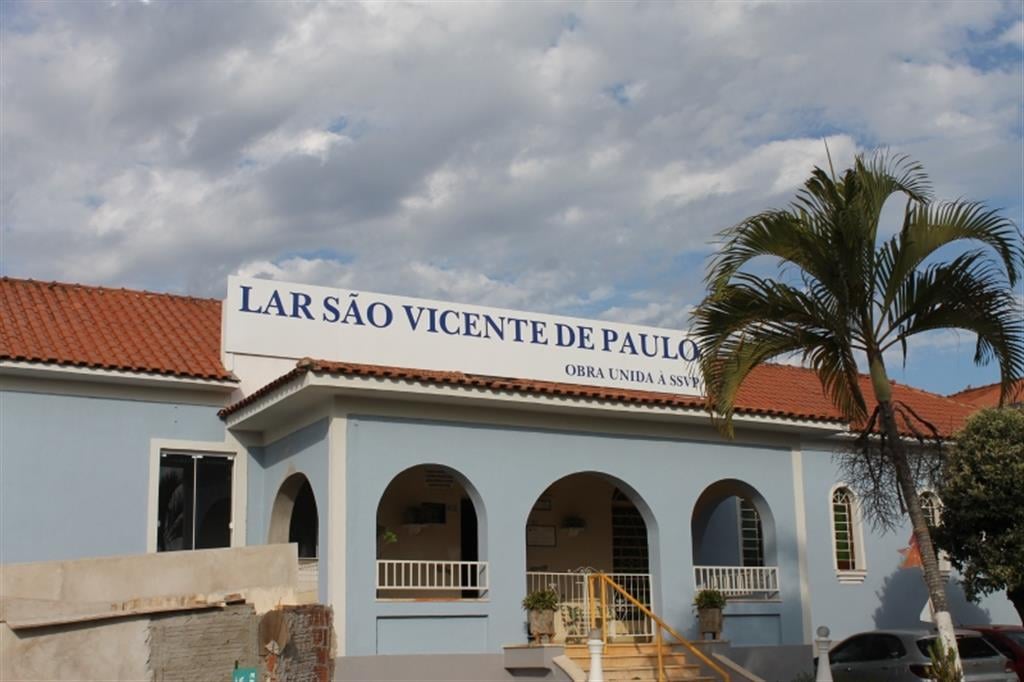 Lar São Vicente, 87, celebra história de acolhimento em Marília