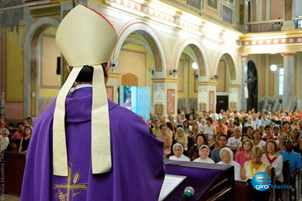 Aniversário da Diocese tem homenagens a bispos e Basílica lotada