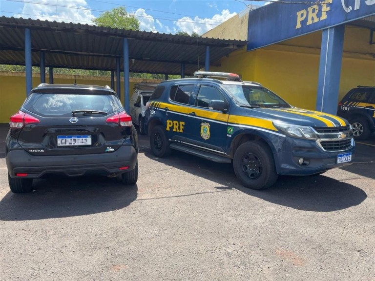 Jovem de 19 anos é preso na BR-153 com carro furtado e sem CNH