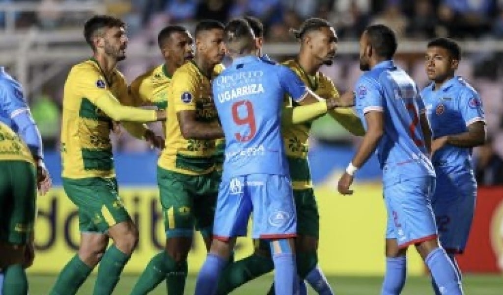 Cuiabá empata com Deportivo Garcilaso em jogo disputado na altitude e é líder do Grupo G