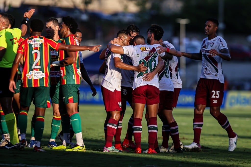 Fluminense vence o Sampaio Corrêa em jogo de ida da 3ª fase da Copa do Brasil