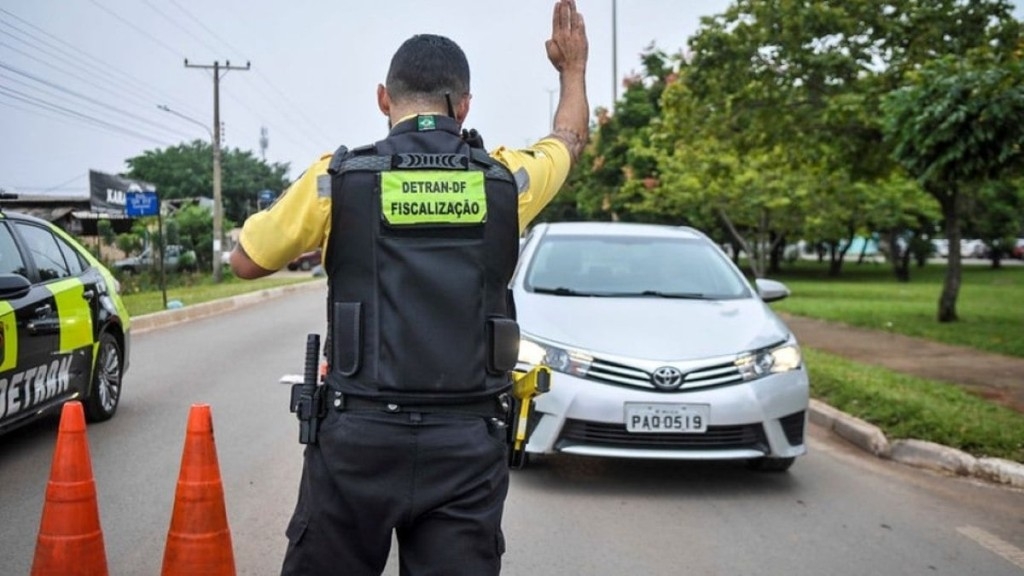 Redação GPS Carro com mais de R$ 100 mil em dívidas é apreendido pelo Detran