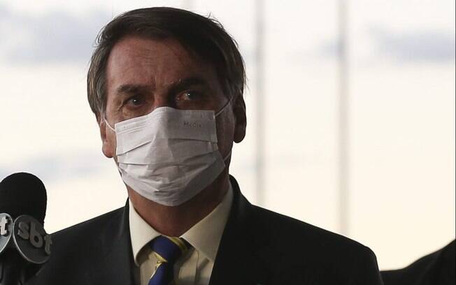 Bolsonaro recebeu apoiadores no Alvorada nesta segunda-feira (31).