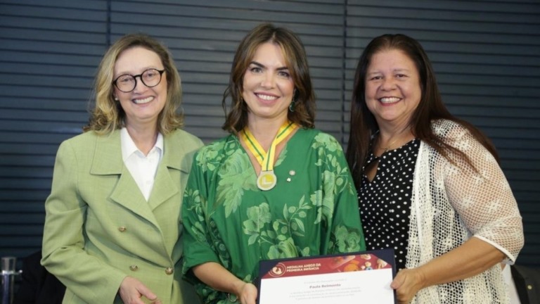 Caio Barbieri Paula Belmonte é premiada como Amiga da Primeira Infância pela Câmara