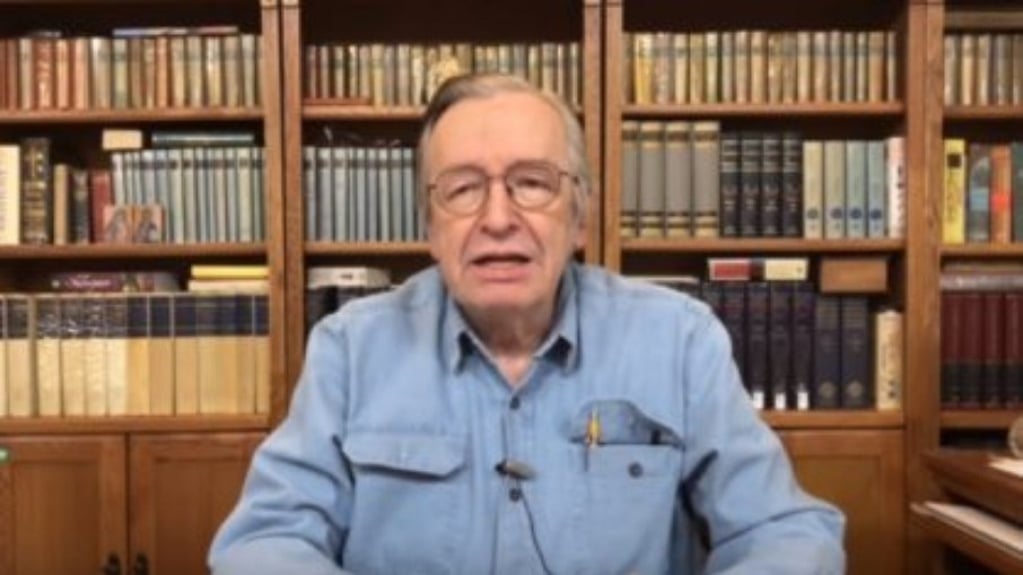 Homenageado, Olavo fez críticas a Bolsonaro antes de morrer: "Covarde"