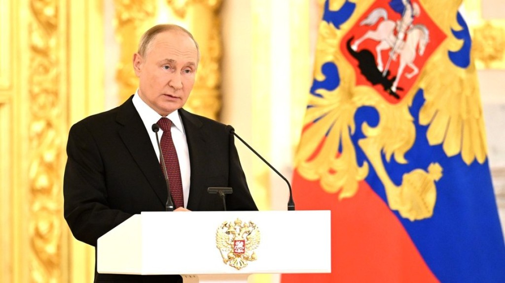 Putin anuncia alistamento de prisioneiros detidos por crimes graves Putin anuncia alistamento de prisioneiros detidos por crimes graves