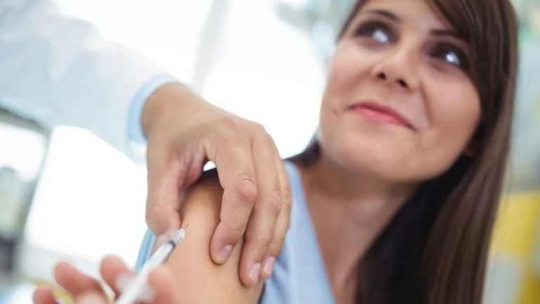 Mulheres são menos propensas ao contágio de Covid, diz estudo da USP