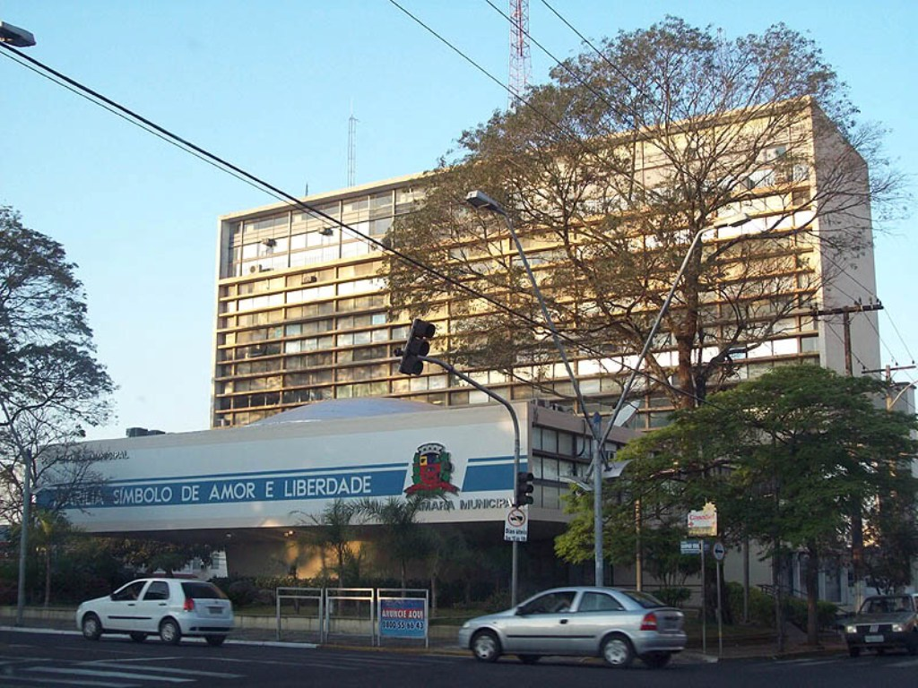 Paço Municipal de Marília vai reduzir horário de atendimento por um mês