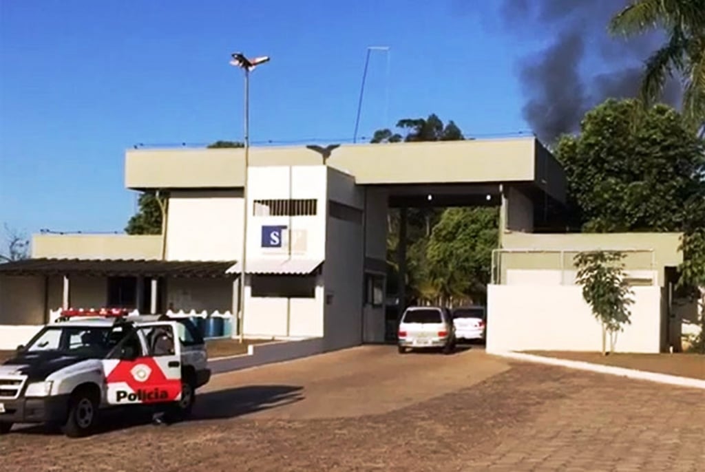 Defensor de Marília é refém em presídio; rebeldes apontam liberação