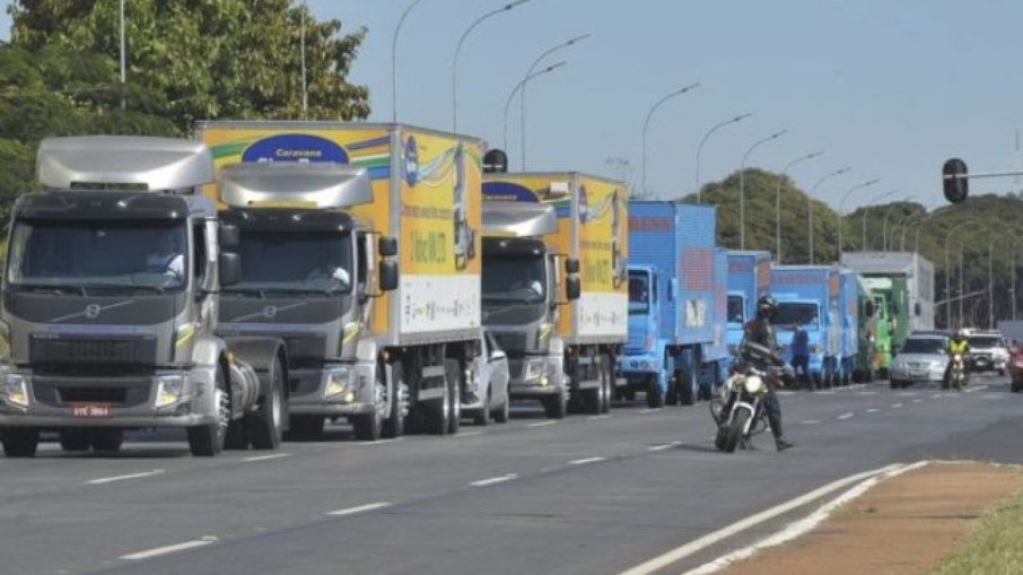 Câmara aprova projeto e abre caminho para caminhoneiros terem acesso ao MEI