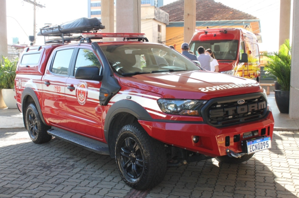 Bombeiros recebem seis viaturas e equipamentos em Marília