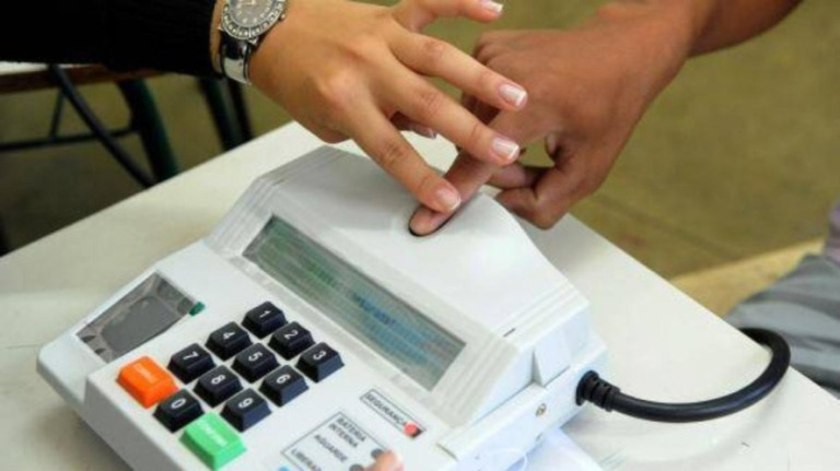 Saiba quem passou as digitais domingo sem ter cadastro da biometria