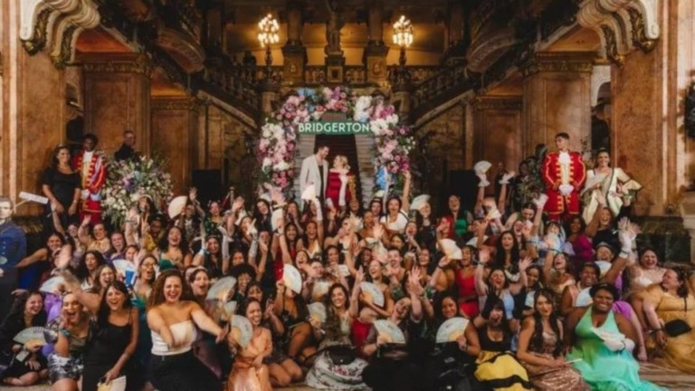 ESTADÃO CONTEÚDO Atores de ‘Bridgerton’ fazem baile funk no Theatro Municipal do Rio