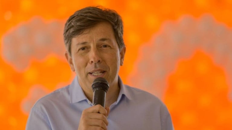 Amoêdo surpreende, aponta 'risco' com Bolsonaro e apoia Lula