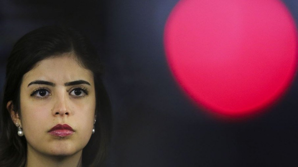 Deputada Tabata Amaral vai denunciar Sérgio Camargo por falsa acusação racial