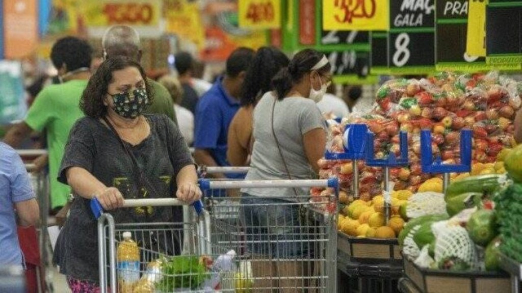 Mercado ainda vê espaço para alta de juros mesmo com deflação Mercado ainda vê espaço para alta de juros mesmo com deflação