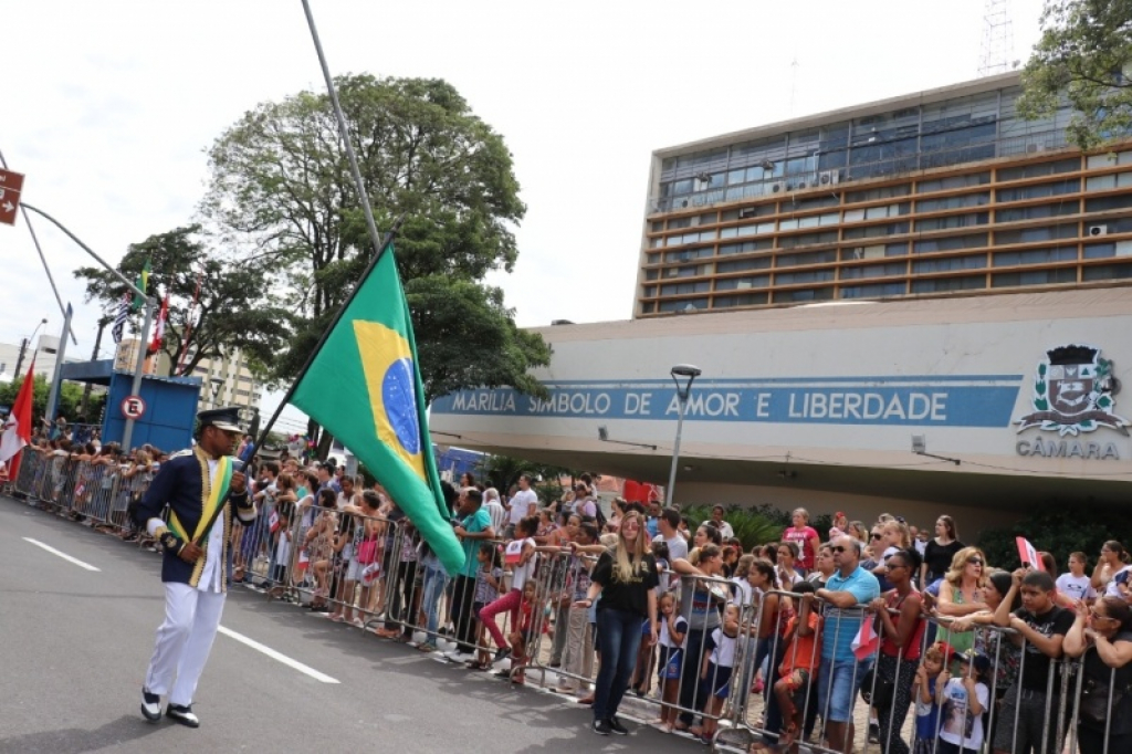 Desfile da Independência terá escolas, carros antigos, órgãos de segurança e show