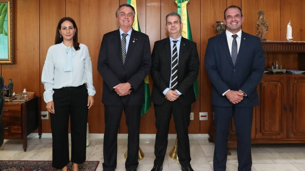 Bolsonaro recebe lista tríplice de nomes para comandar PGR Bolsonaro recebe lista tríplice de nomes para comandar PGR